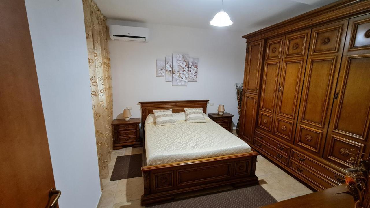 Villa Chloe Capitana Luaran gambar