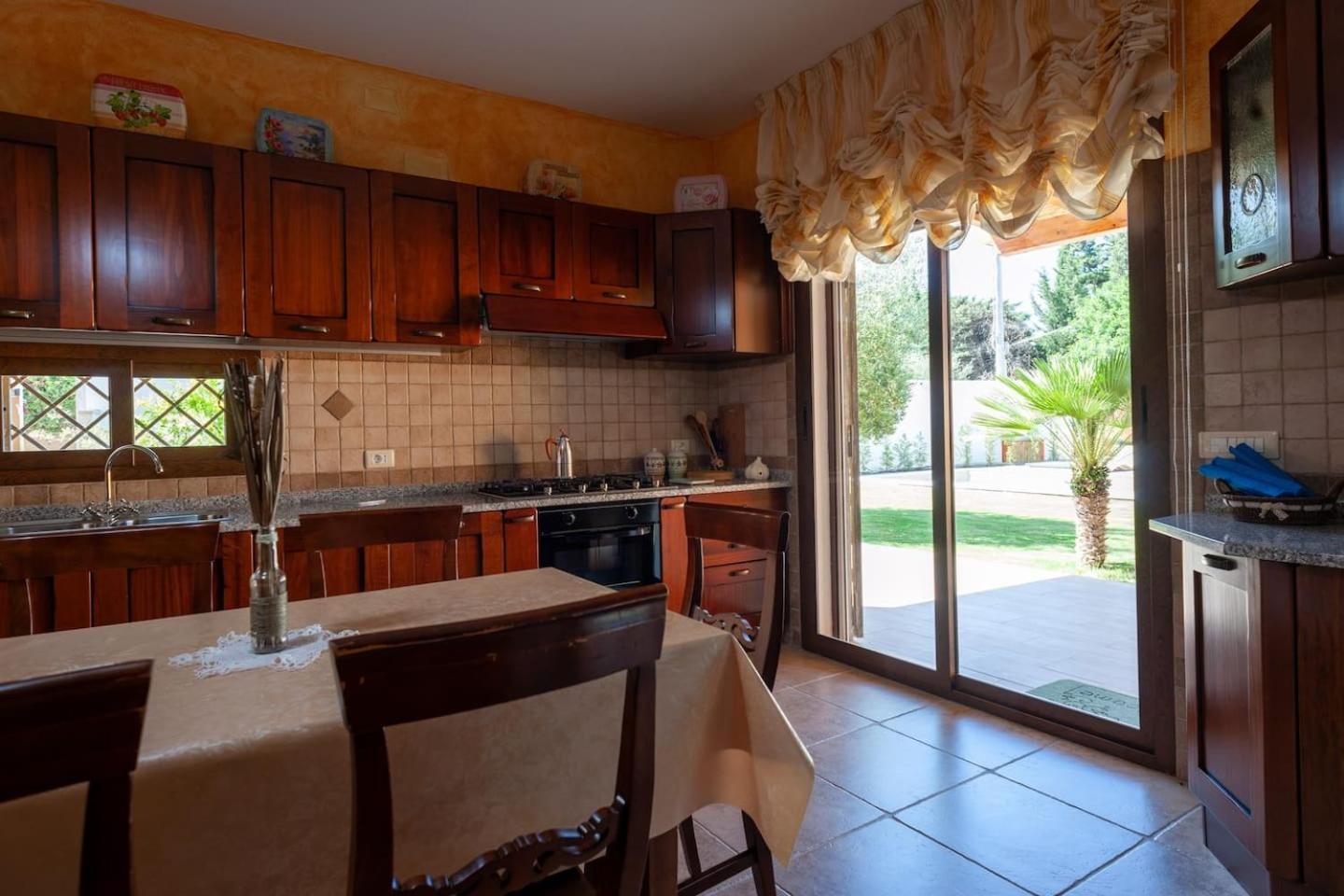 Villa Chloe Capitana Luaran gambar