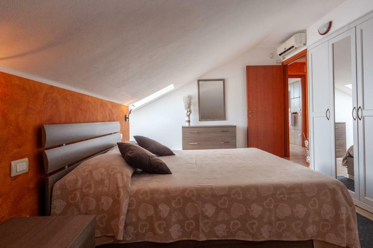 Villa Chloe Capitana Luaran gambar